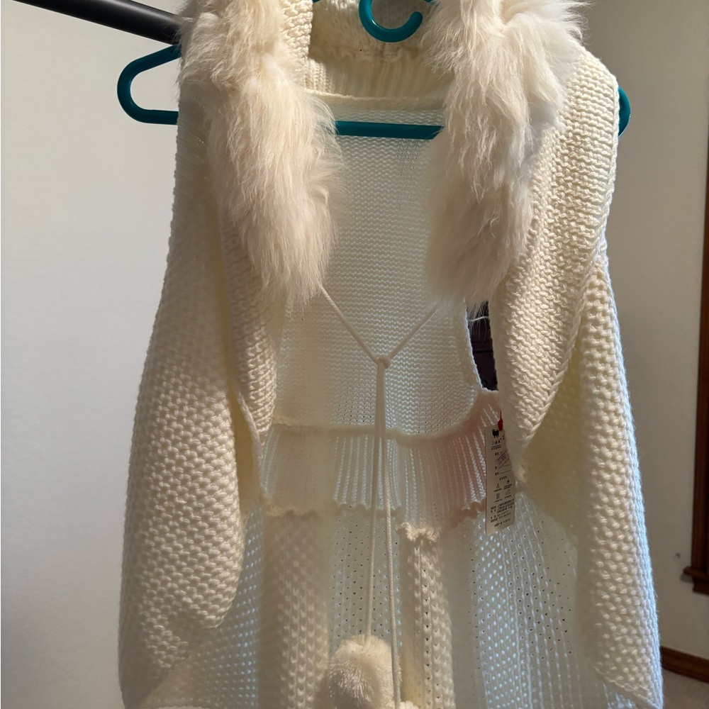 Elegant White Knit Sweater with Faux Fur Trim